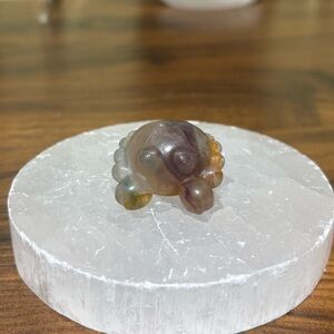 Fluorite crystal crab carving